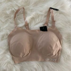 NWT DKNY Light Nude Seamless Scoop Bra Bralette, size Small / S